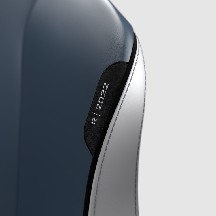 R22PU-Royal_04.jpg